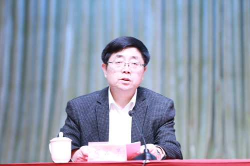 中共山東省委黨史研究室主任趙國卿同志代表第四組作交流發(fā)言